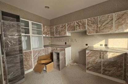 Villa - 5 Bedrooms - 7 Bathrooms for rent in Al Aweer 1 - Al Aweer - Dubai
