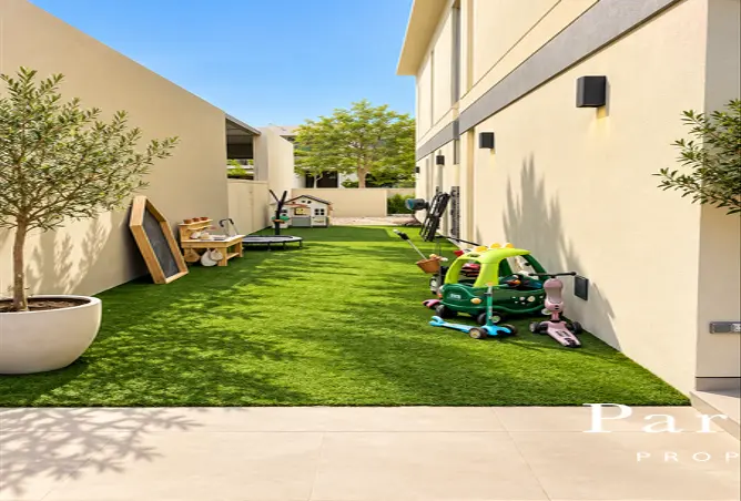 155570293 - Property Image 3