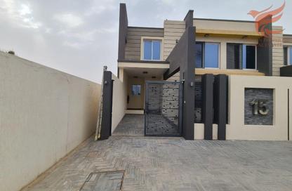 Townhouse - 3 Bedrooms - 5 Bathrooms for rent in Khuzam - Ras Al Khaimah