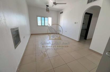Apartment - 1 - 2 for rent in Al Qulaya'ah - Al Sharq - Sharjah Apartment - 1 - 2 for rent in Al Qulaya'ah - Al Sharq - Sharjah