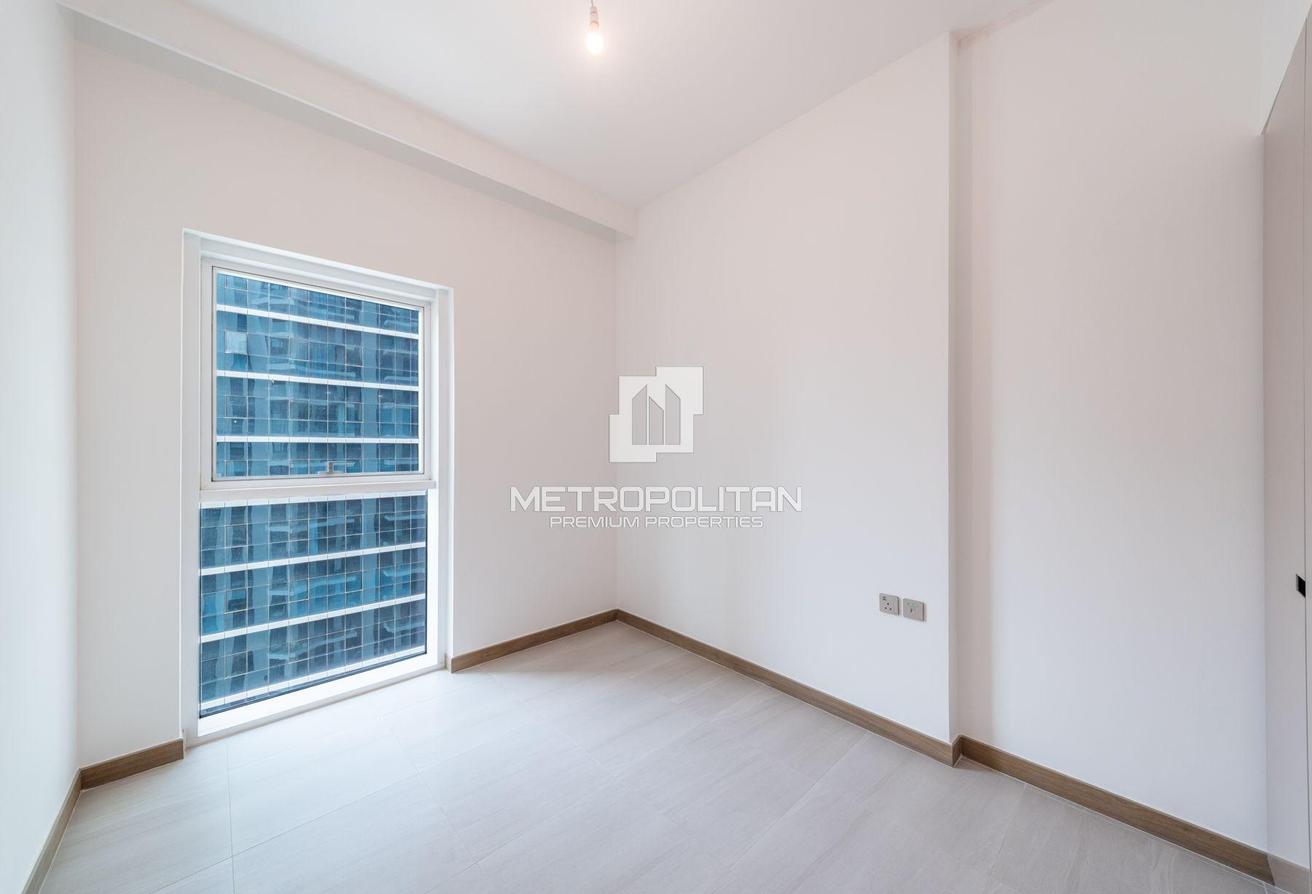 Modern 3BR | Urban Oasis | Prime Location photo 11