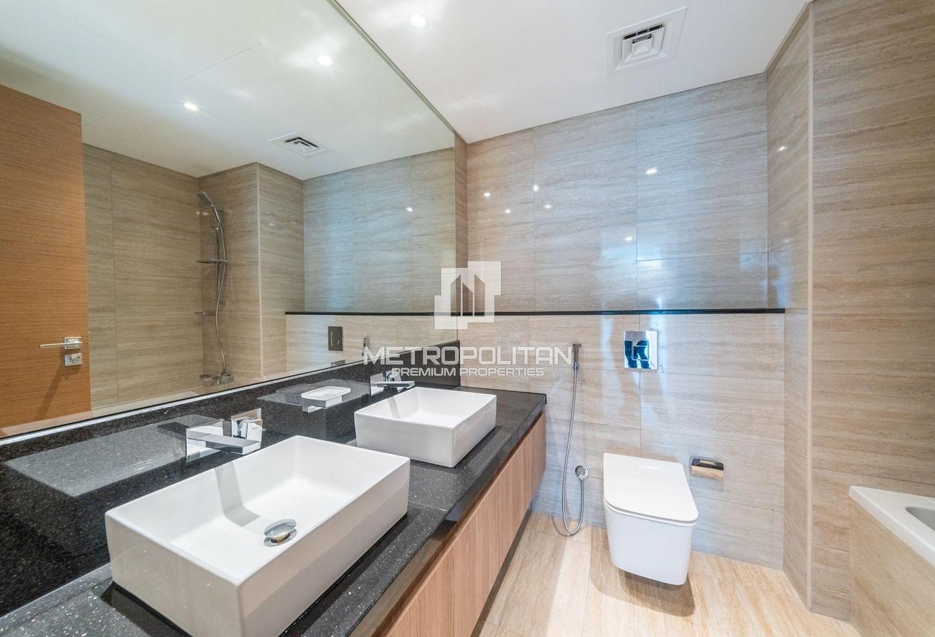 Modern 3BR | Urban Oasis | Prime Location photo 14