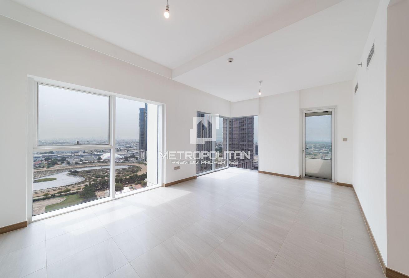 Modern 3BR | Urban Oasis | Prime Location photo 3