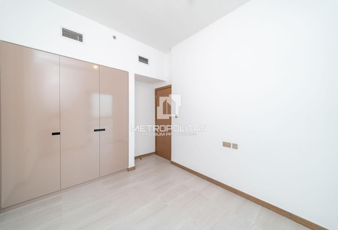 Modern 3BR | Urban Oasis | Prime Location photo 13