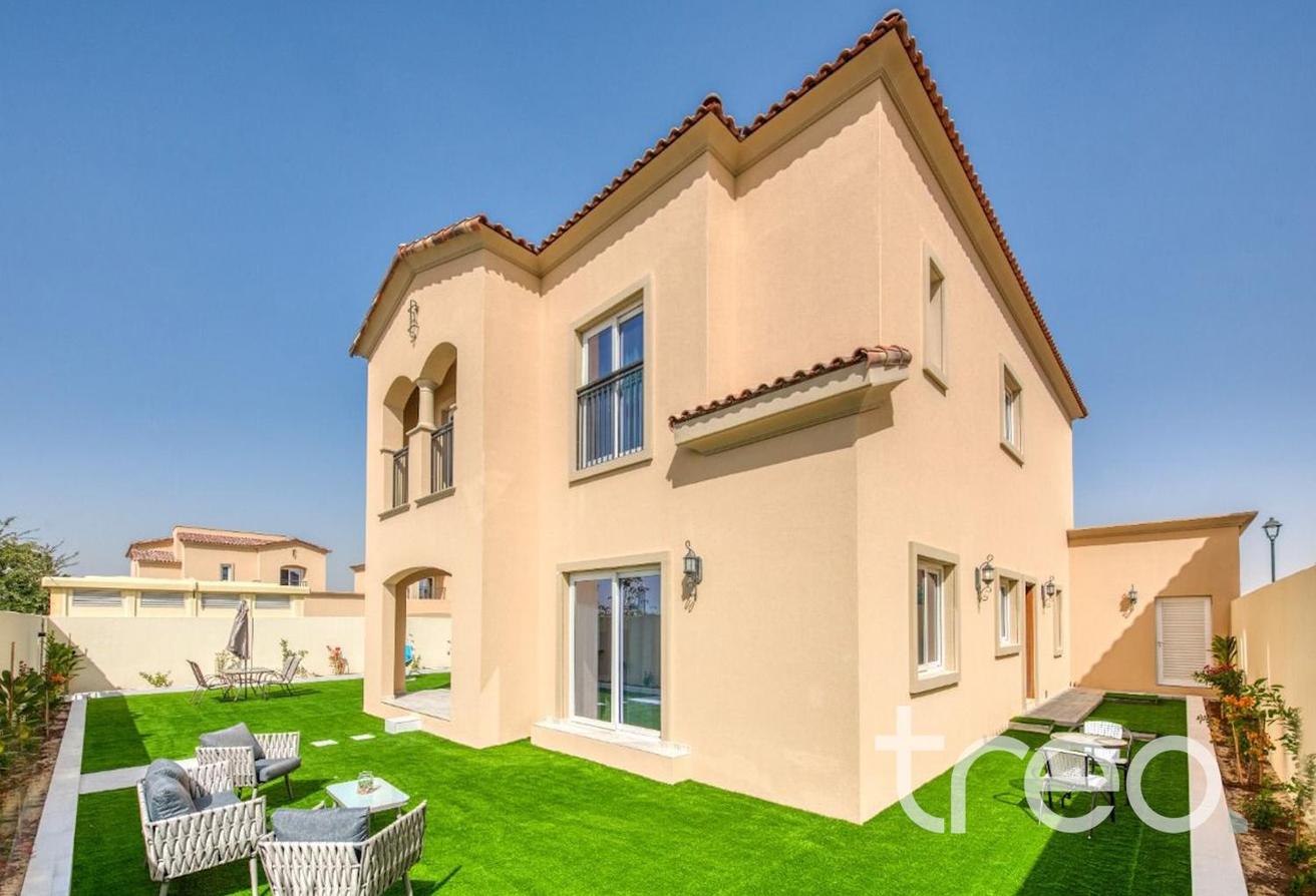 Large Plot | End Unit | Landscaped |Single Row photo 2