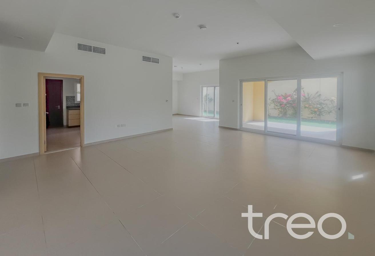 Large Plot | End Unit | Landscaped |Single Row photo 7