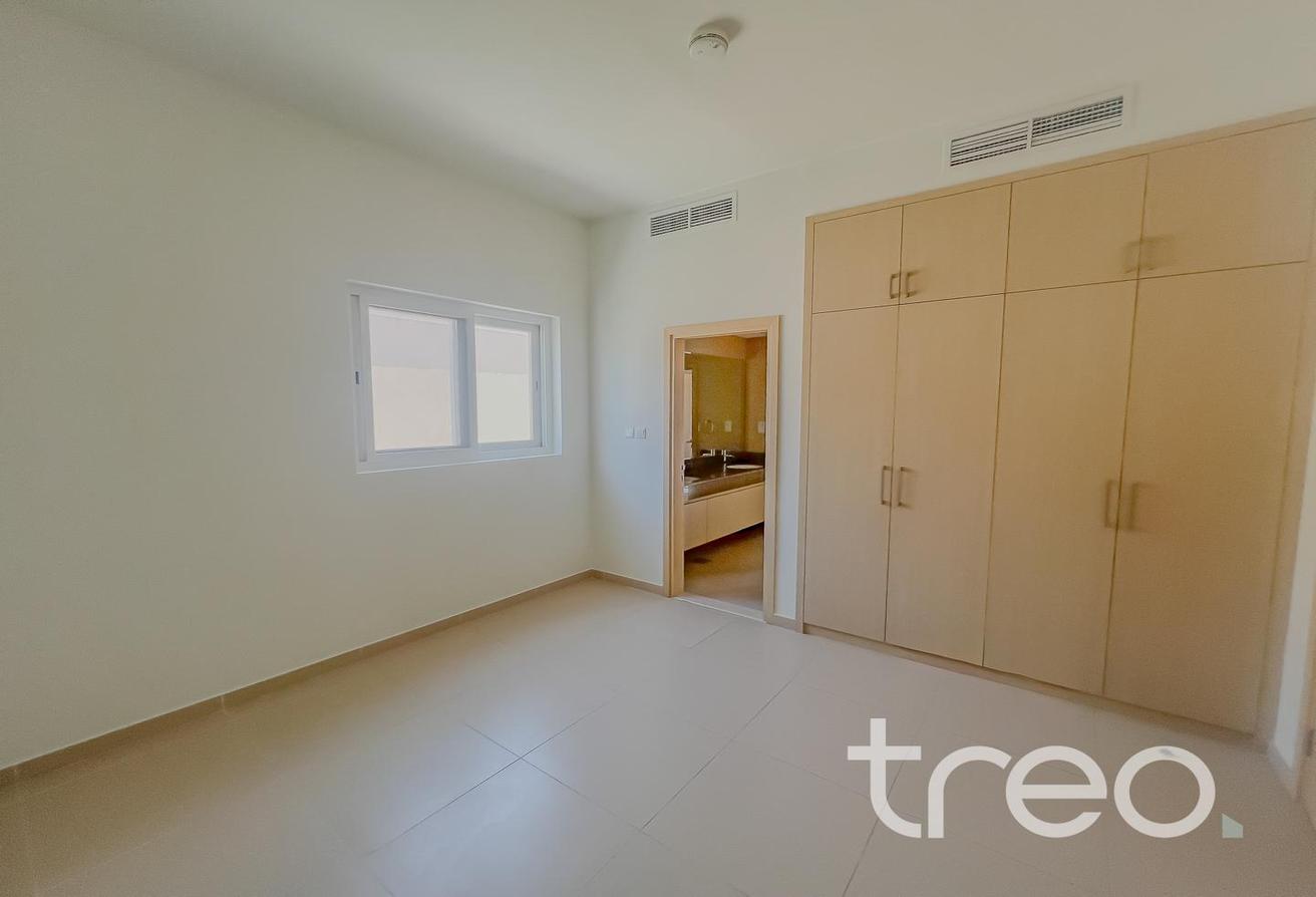 Large Plot | End Unit | Landscaped |Single Row photo 17