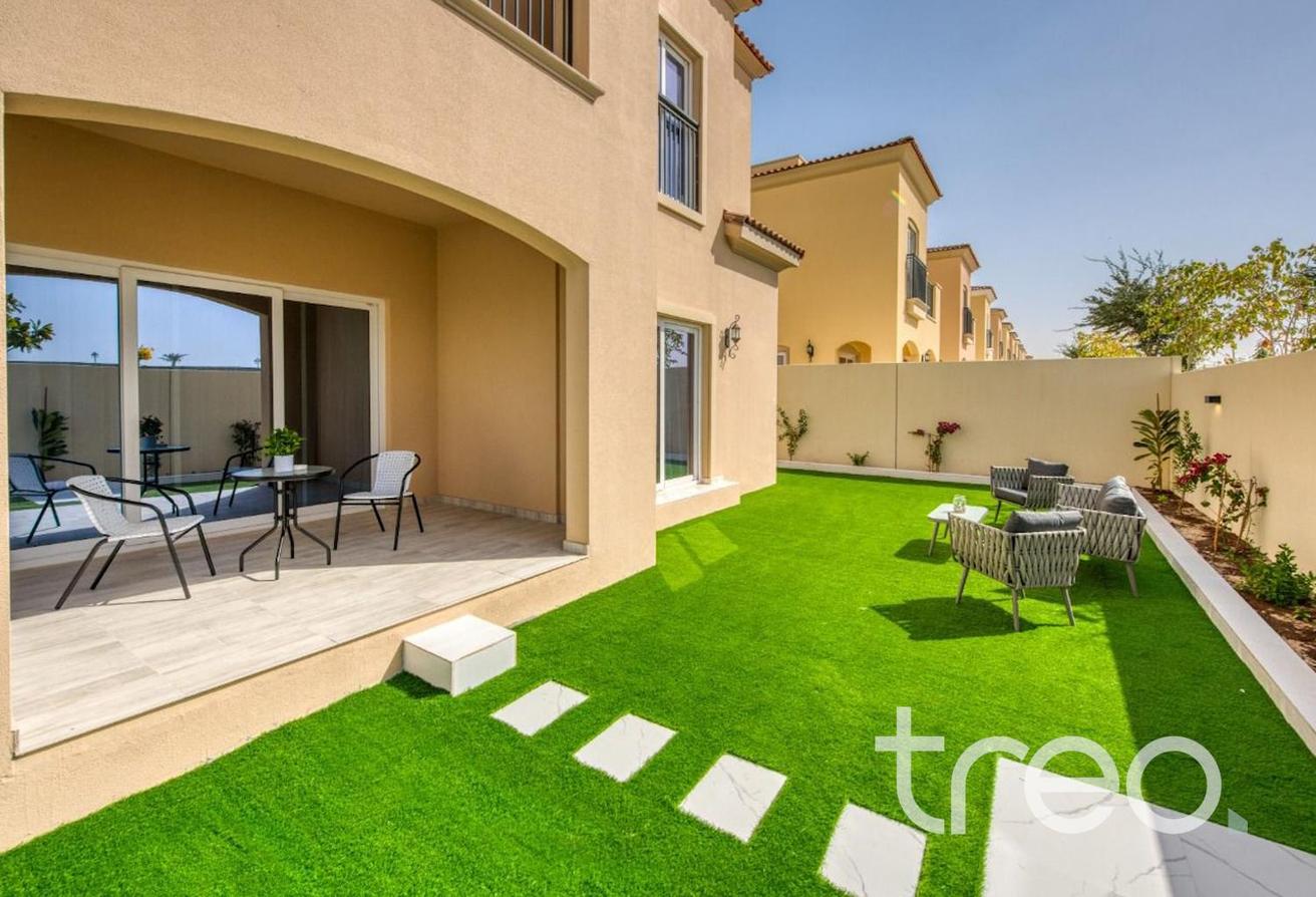 Large Plot | End Unit | Landscaped |Single Row photo 24