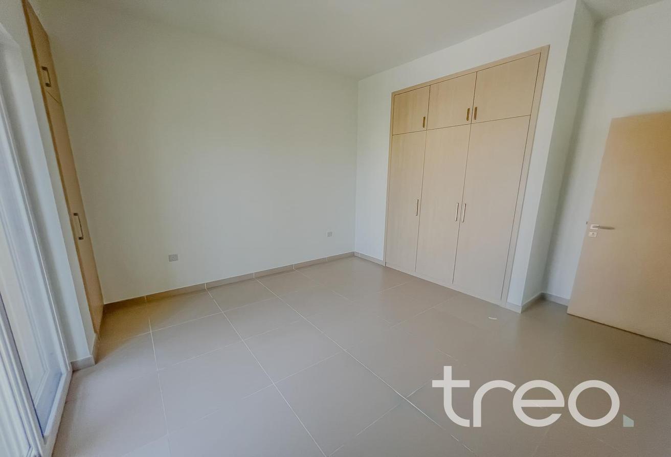 Large Plot | End Unit | Landscaped |Single Row photo 19