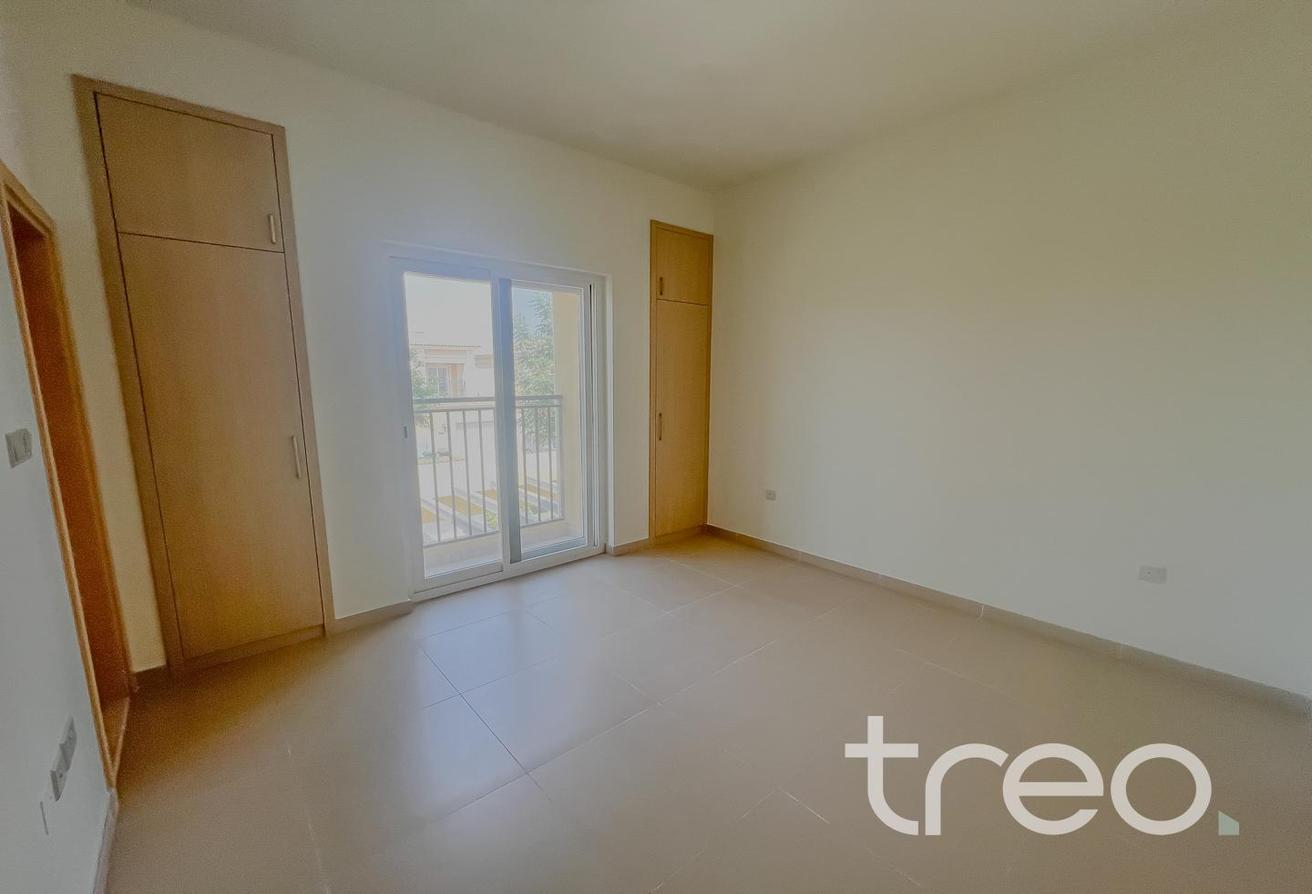 Large Plot | End Unit | Landscaped |Single Row photo 14