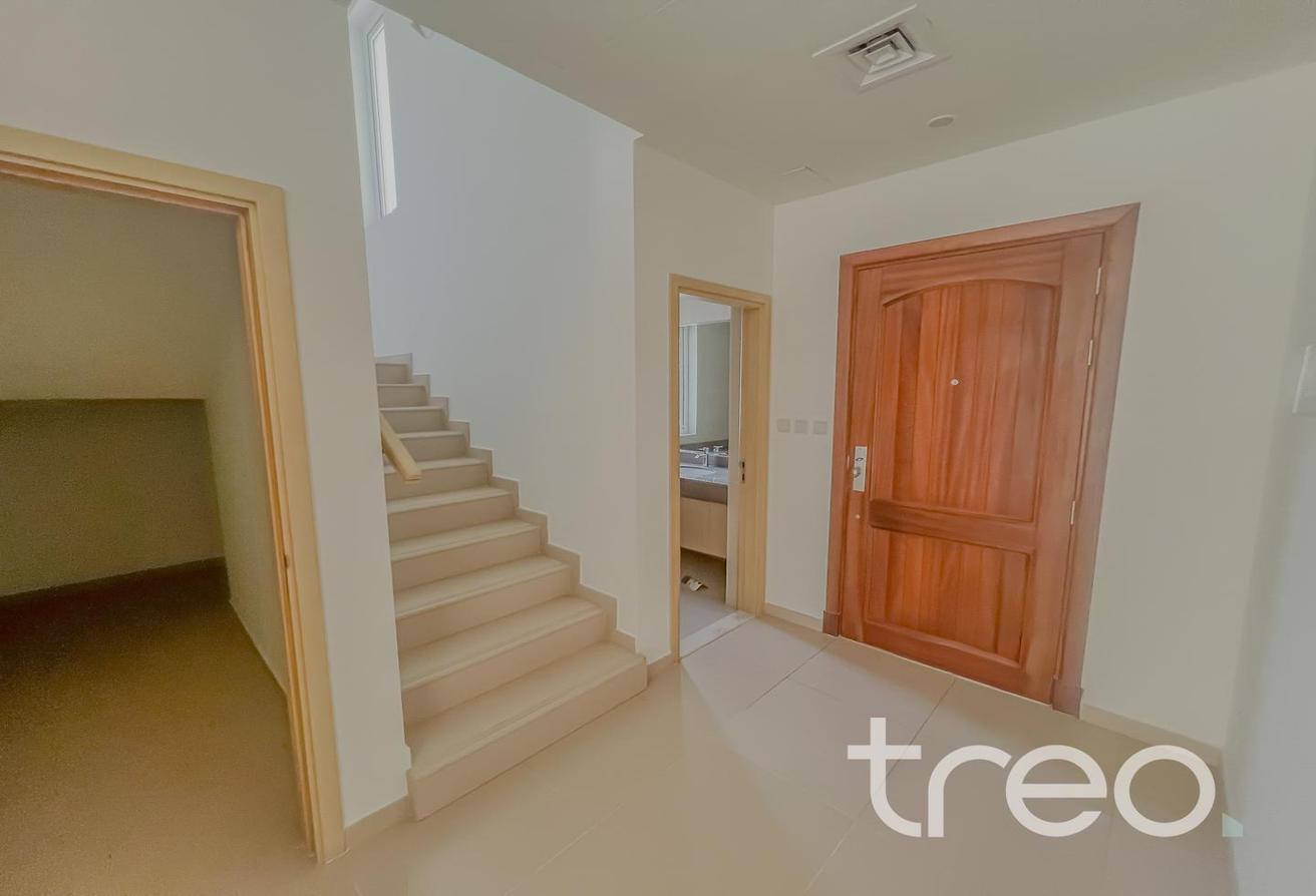 Large Plot | End Unit | Landscaped |Single Row photo 8