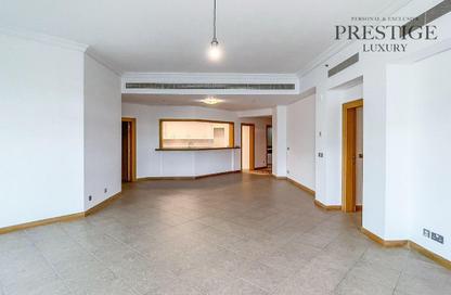 Apartment - 3 Bedrooms - 3 Bathrooms for rent in Al Nabat - Shoreline Apartments - Palm Jumeirah - Dubai