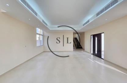 Villa - 5 Bedrooms - 7 Bathrooms for rent in Al Aweer 1 - Al Aweer - Dubai