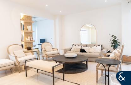 Villa - 5 - 6 for sale in Meadows 1 - Meadows - Dubai Villa - 5 - 6 for sale in Meadows 1 - Meadows - Dubai