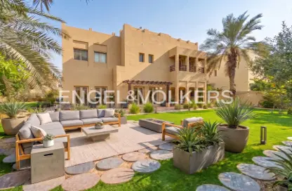 Villa - 4 Bedrooms - 6 Bathrooms for sale in Meadows 7 - Meadows - Dubai