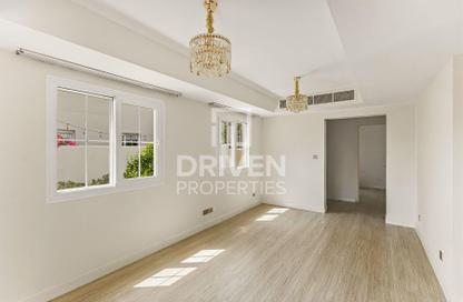 Villa - 2 Bedrooms - 3 Bathrooms for rent in Springs 15 - The Springs - Dubai