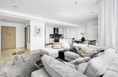 Apartment - 3 Bedrooms - 5 Bathrooms for rent in City Walk Residential Building 16 - City Walk Residential - City Walk - Dubai Apartment - 3 Bedrooms - 5 Bathrooms for rent in City Walk Residential Building 16 - City Walk Residential - City Walk - Dubai