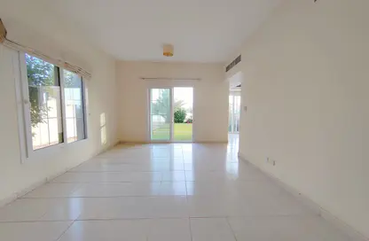 Villa - 3 Bedrooms - 4 Bathrooms for rent in Springs 9 - The Springs - Dubai