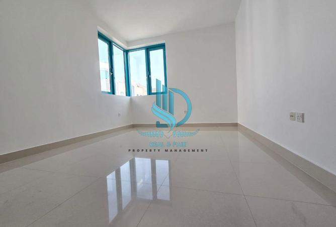 98240425 - Property Image 3