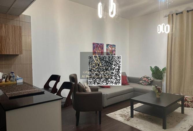 For sale: A resale one-bedroom apartment in City