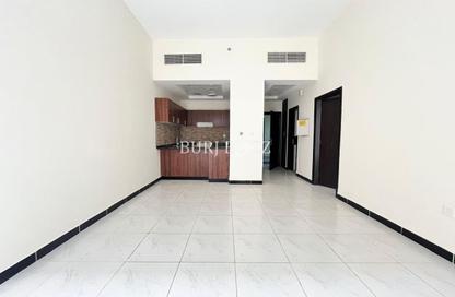 Apartment - 1 Bedroom - 2 Bathrooms for rent in Knightsbridge Court - District 13 - Jumeirah Village Circle - Dubai