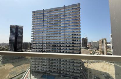 شقة - غرفة نوم - 2 حمامات للايجار في المساكن الحمراء - مدينة دبي الرياضية - دبي شقة - غرفة نوم - 2 حمامات للايجار في المساكن الحمراء - مدينة دبي الرياضية - دبي