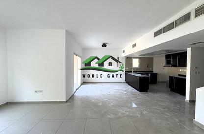 Villa - 4 - 5 for rent in Arabian Style - Al Reef Villas - Al Reef - Abu Dhabi