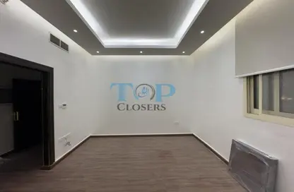 شقة - 2 غرف نوم - 2 حمامات للايجار في مسجد حي هزاع - المطارد - العين