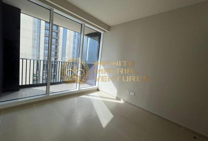 Low Floor | Spacious Layout | Prime Location photo 3