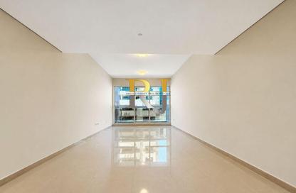 Apartment - 2 Bedrooms - 3 Bathrooms for rent in Golden Sands 14 - Al Mankhool - Bur Dubai - Dubai