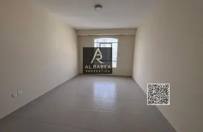 Apartment - 1 Bedroom - 2 Bathrooms for rent in Corniche Tower - Ajman Corniche Road - Ajman