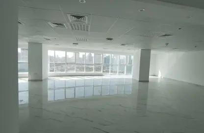 مكتب - غرفة نوم - 1 حمام للايجار في برج بيزنس تاور - المجاز 2 - المجاز - الشارقة