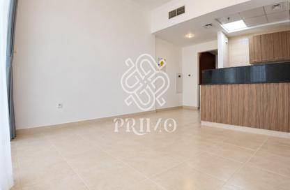 Apartment - Studio - 1 for rent in Burj Al Nujoom - Downtown Dubai - Dubai
