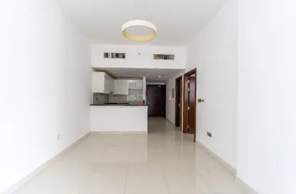 شقة - غرفة نوم - 2 حمامات للايجار في مساكن دزير - ديستريكت 17 - قرية جميرا الدائرية - دبي