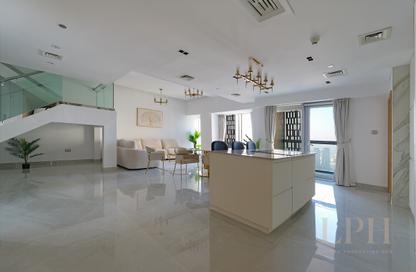 Apartment - 3 - 5 for rent in Cayan Tower - Dubai Marina - Dubai Apartment - 3 - 5 for rent in Cayan Tower - Dubai Marina - Dubai