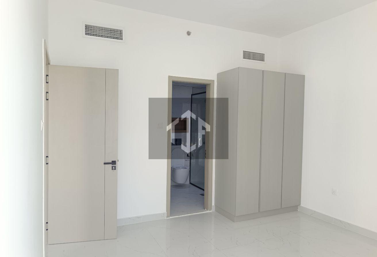 SEMI FURNISHED | BRAND NEW | PRIME LOCATION photo 4