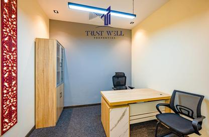 Business Centre - Studio - 4 Bathrooms for rent in Dar Al Salam Building - Corniche Road - Abu Dhabi