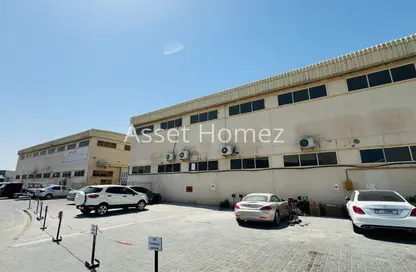 مستودع - استوديو - 2 حمامات للايجار في القوز - دبي