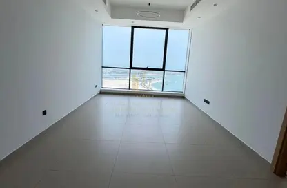 شقة - غرفة نوم - 2 حمامات للبيع في برج لا بلاج - الممزر - الشارقة - الشارقة