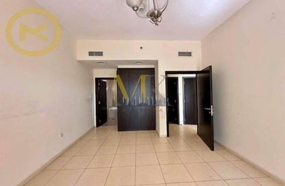 Apartment - 1 Bedroom - 2 Bathrooms for sale in Farah Tower 1 - Queue Point - Liwan - Dubai Land - Dubai