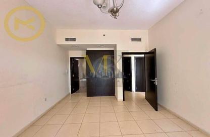 Apartment - 1 Bedroom - 2 Bathrooms for sale in Farah Tower 1 - Queue Point - Liwan - Dubai Apartment - 1 Bedroom - 2 Bathrooms for sale in Farah Tower 1 - Queue Point - Liwan - Dubai