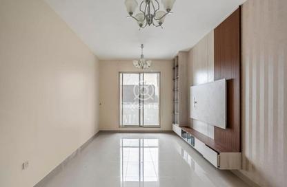 Apartment - 3 Bedrooms - 4 Bathrooms for rent in Roxana Residence C - Roxana Residences - District 12 - Jumeirah Village Circle - Dubai