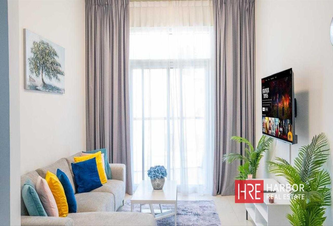 Ready to Move In | Exclusive | Prime location photo 3