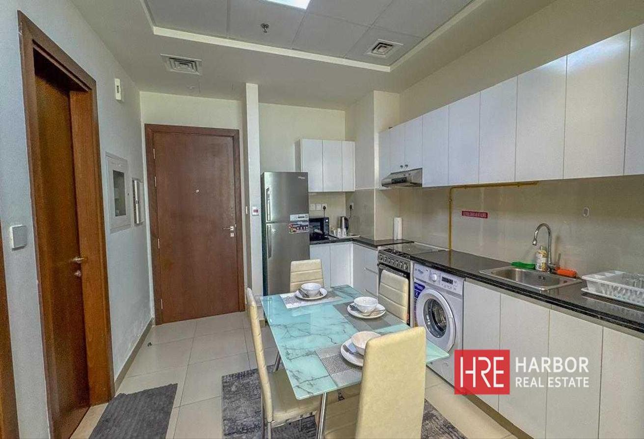 Ready to Move In | Exclusive | Prime location photo 9
