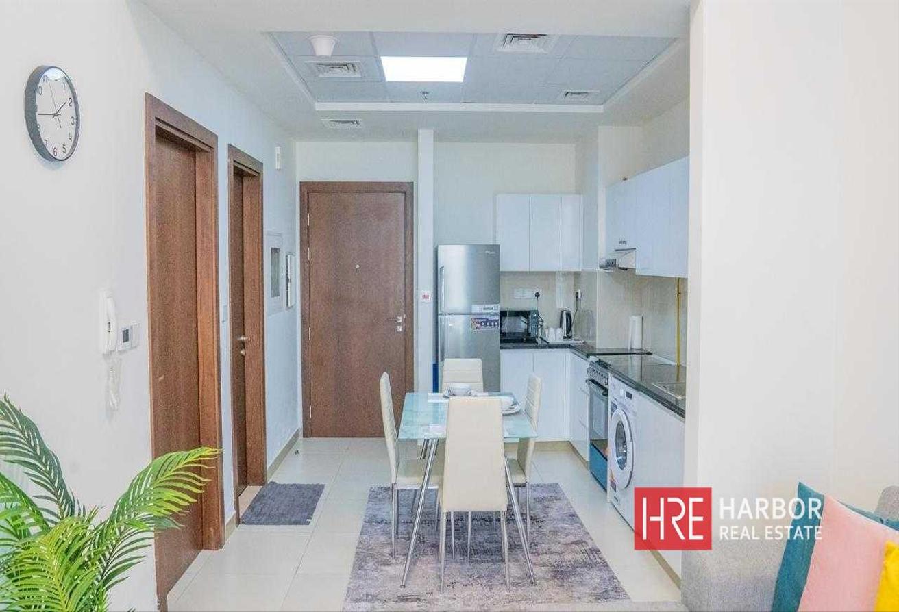 Ready to Move In | Exclusive | Prime location photo 8