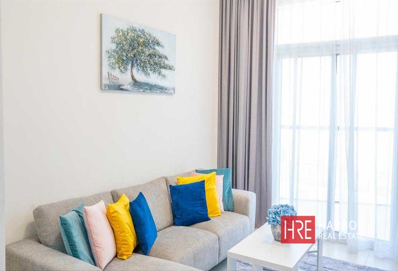 Ready to Move In | Exclusive | Prime location photo 6
