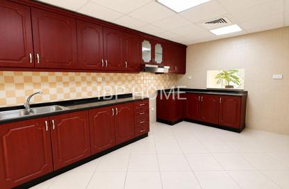Townhouse - 5 Bedrooms - 3 Bathrooms for rent in Al Barsha 1 - Al Barsha - Dubai