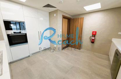 Villa - 4 - 6 for sale in Fay Alreeman - Al Shamkha - Abu Dhabi