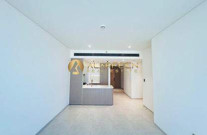 Apartment - 2 - 2 for rent in Binghatti Pinnacle - Dubai Healthcare City 2 - Al Jaddaf - Dubai