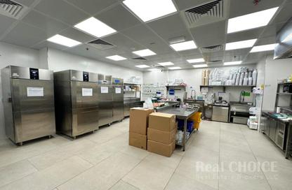 Retail - Studio - 1 for rent in Suha Mina Rashid Hotel Apartments - Al Mankhool - Bur Dubai - Dubai